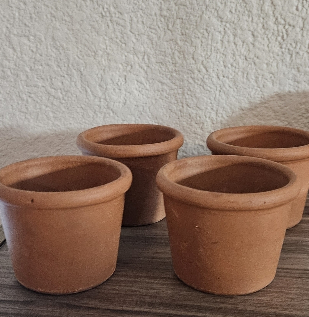 Set Of 4 Terra Cotta Pots - Picture 2 of 5